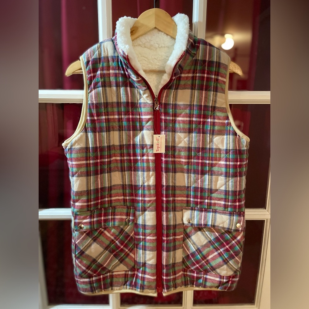 Top it Off. Brand new super soft & warm & cozy Sherpa winter vest. Size: medium.